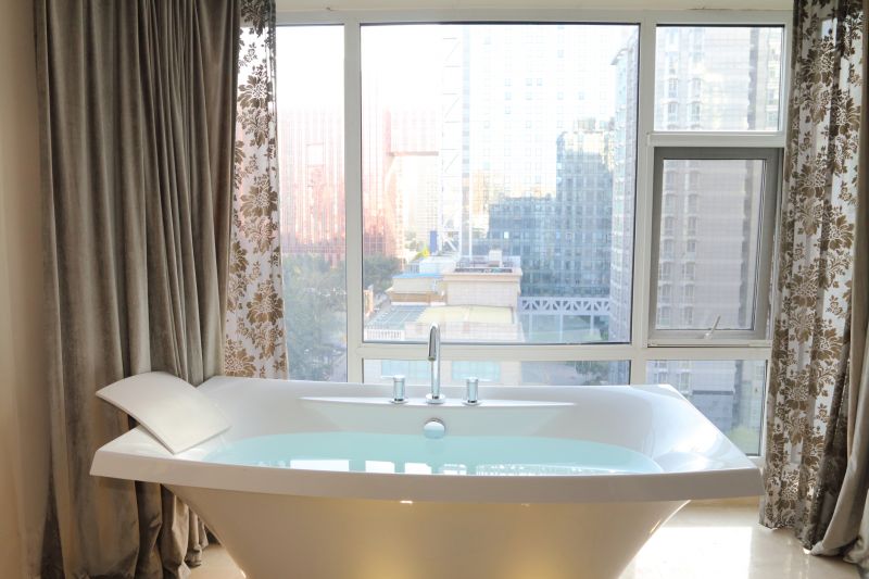 Double-Ended Bathtub